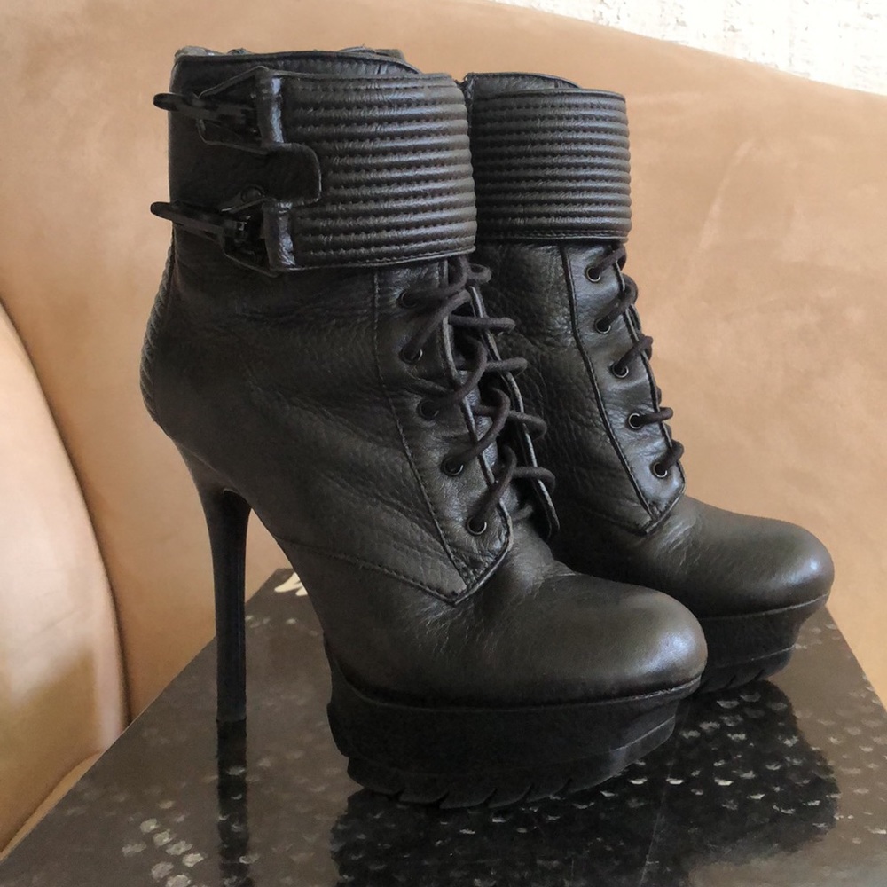 SAM EDELMAN Black Vixen Boots - Box will not be shipped as it is too large